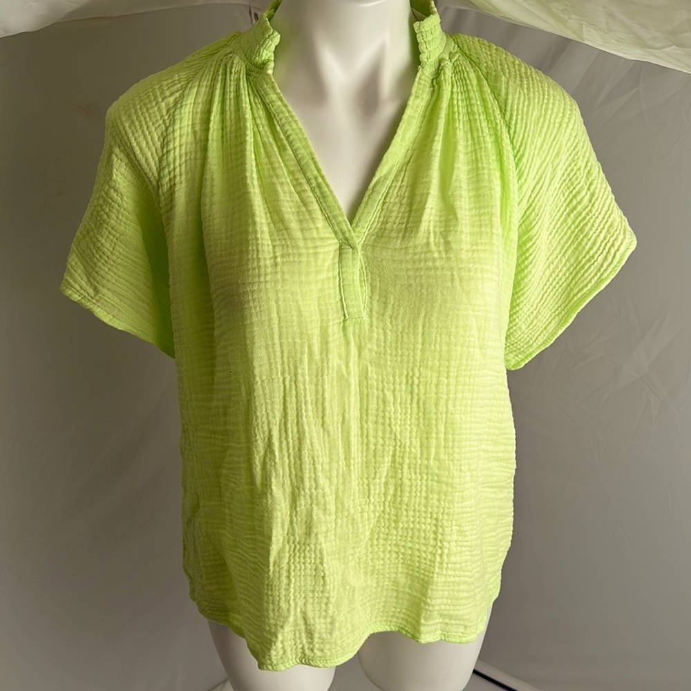 Red Haute neon yellow green textured cotton split neck top